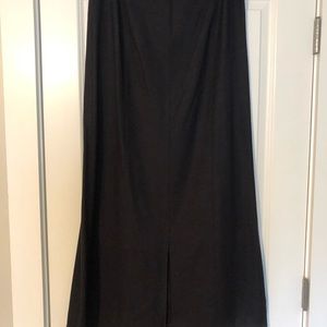 Tahari Long 100 wool  skirt